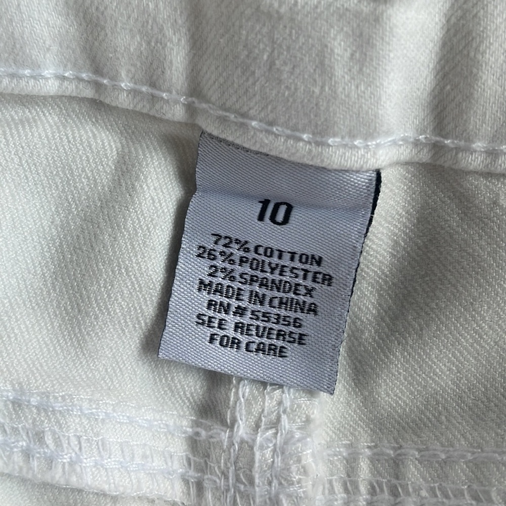 White pants - Picture 3 of 4
